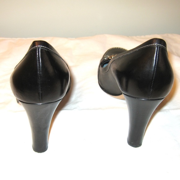 LAMBERSTON TRUEX-BLACK LEATHER CLASSIC HEELS - Picture 3 of 4